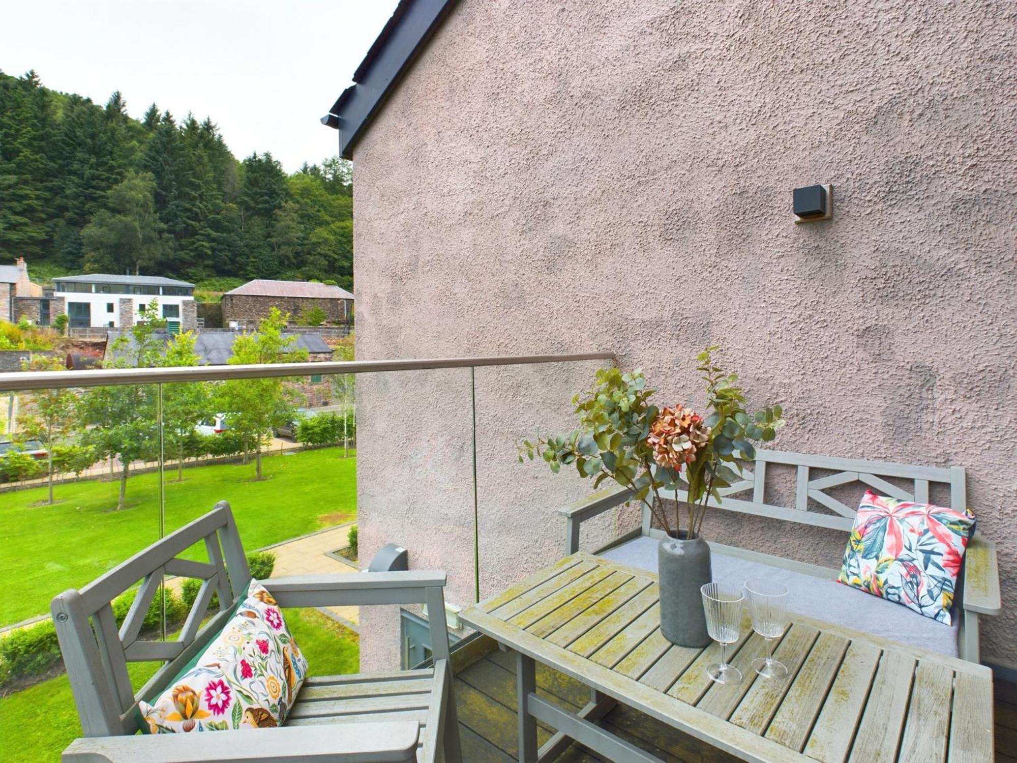 Wild Roses Serviced Apartments - Lake District Backbarrow Bagian luar foto